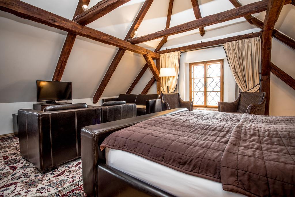 Dvur Hoffmeister Hotel Velké Číčovice Exterior foto
